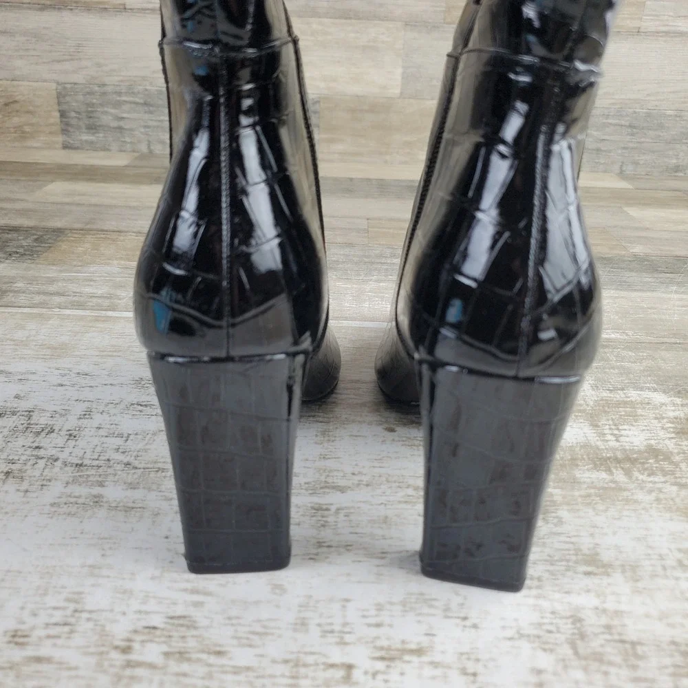 Chinese Laundry Evanna Black 8.5 M Heeled Bootie
